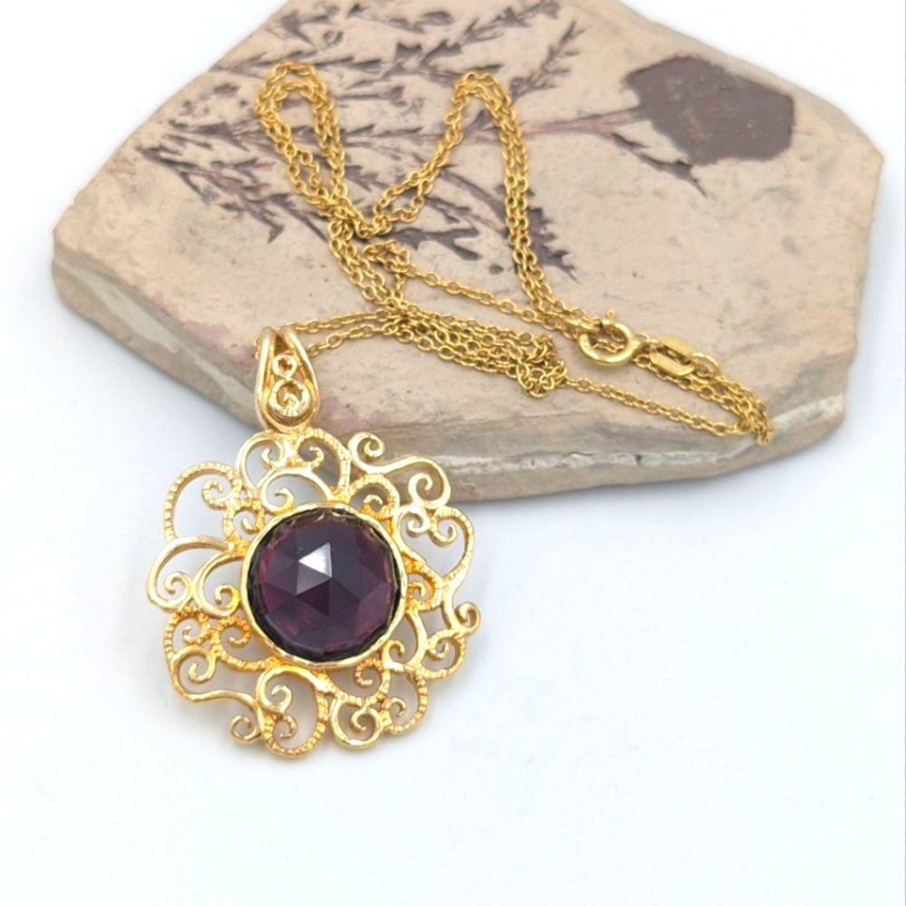 Beautiful Filigree Gold Plated Sterling Silver Pendant with Garnett